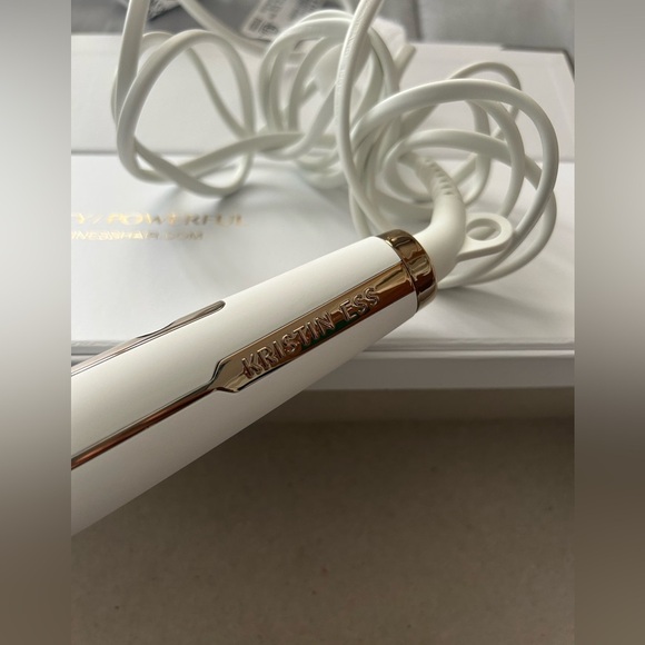 Pretty Powerful Gold and White Hair Curler - Picture 1 of 2